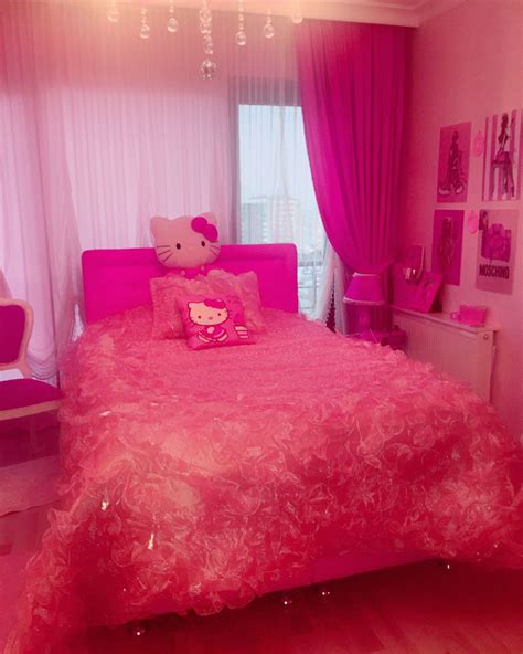 Pin By Jaclyn Burke On For The Home Pink Bedroom Decor Hot Pink