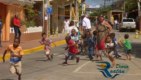 Los juegos tradicionales del ecuador sobreviven a pesar de la introducción de la tecnología en forma de móviles o videojuegos, más propios de otros países. Roatán se llena de color, sabor y tradiciones en ...