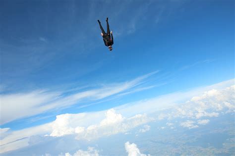Speed Skydiving New Research May See Athletes Reach Km H Within The Decade World Air