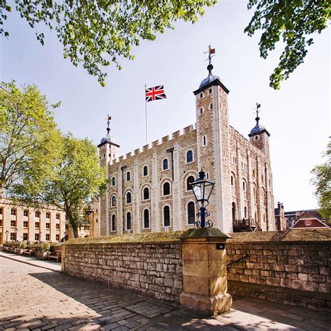 Klm Travel Guide Tower Of London A Journey Into The Past