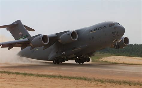 Boeing Usaf C 17 Globemaster Cargo Aircraft History Pictures And Facts