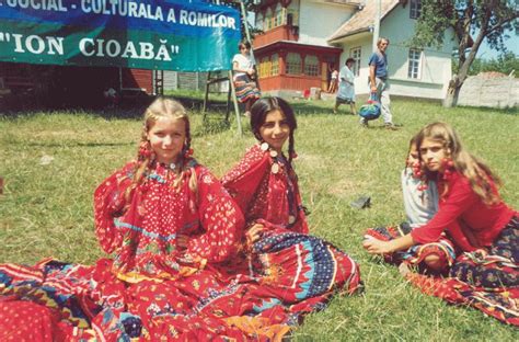 romanian gypsies gypsy girls gypsy women colourful outfits cool outfits colorful clothes