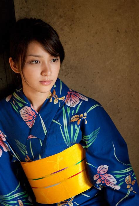 Chica De La Semana Emi Takei 武井咲 Kimono Japonés Niña Asiatica Yukata