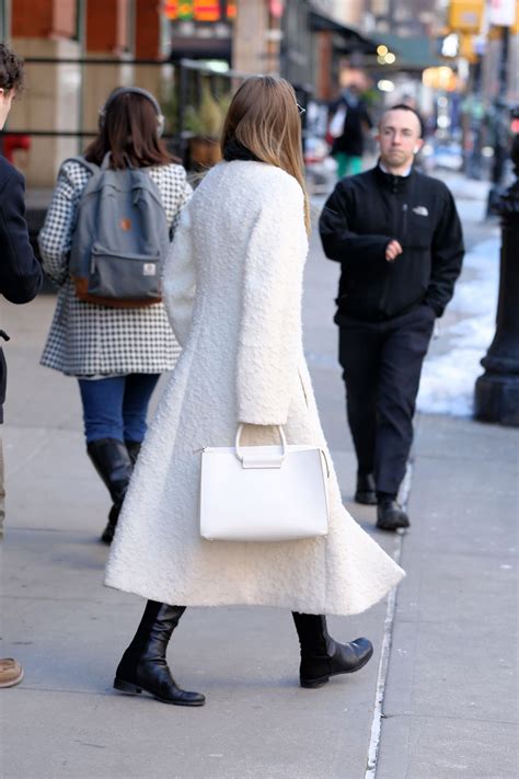 Elizabeth Olsen In A White Full Length Coat Nyc 320 2017 Celebmafia