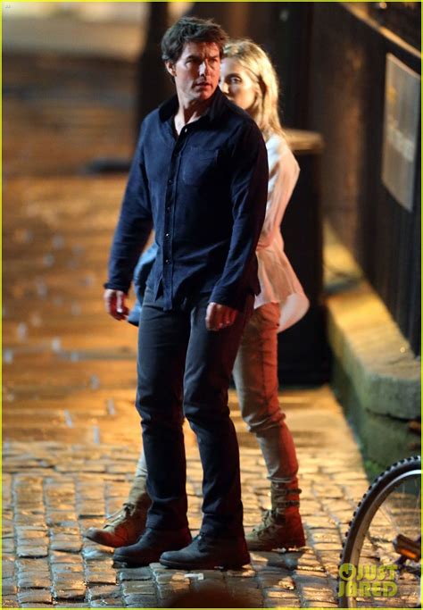 Photo Tom Cruise Spotted On The Mummy Set With Annabelle Wallis 17