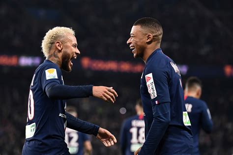 Desfalcado PSG conta com gols de Neymar e Mbappe na Liga dos Campeões