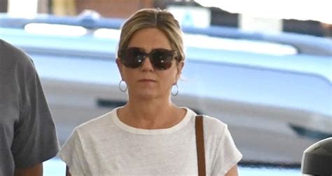 Jennifer Aniston Steps Out After Donating 1 Million To Puerto Rico