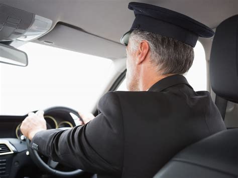 5 Secret Driving Tips From A Chauffeur Saga