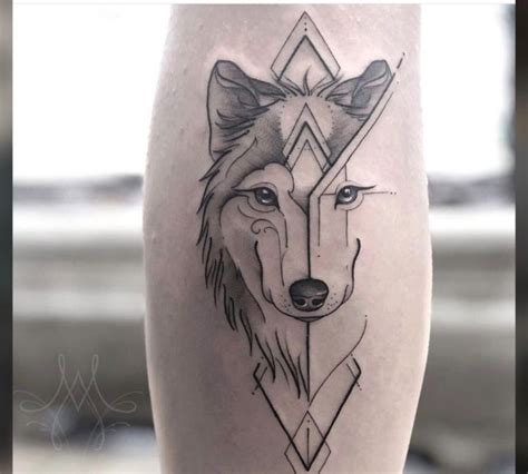 Pin De Alex Cg Em Tatuajes Tatuagem De Lobo Geométrico Tatuagem Lobo