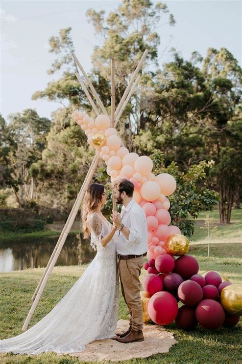 26 Whimsical And Fun Balloon Wedding Arches Weddingomania