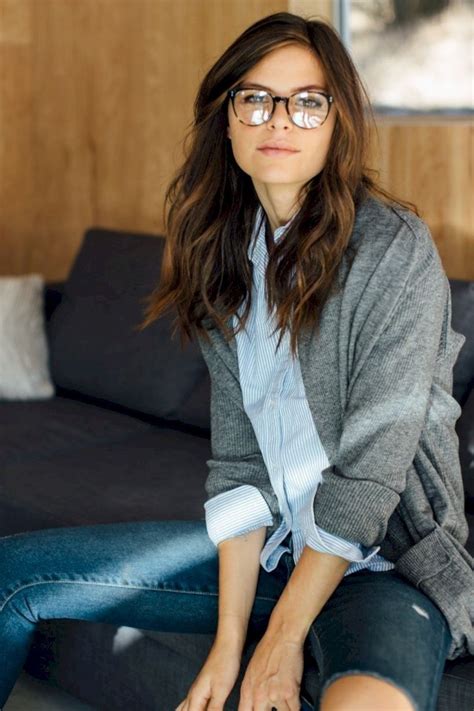 41 Beautiful Women Wear Eyeglasses In Her Style