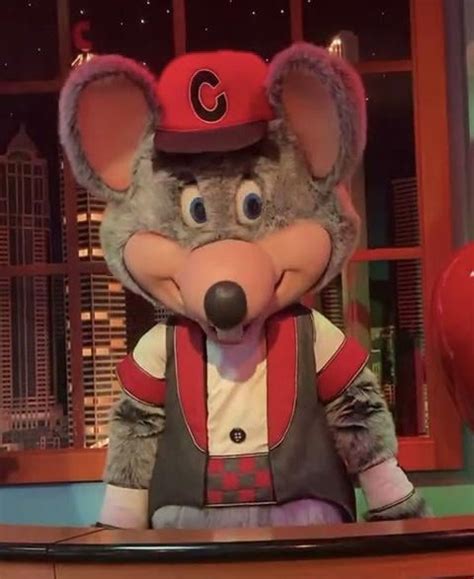 Chuck E Cheese Animatronics Being Hilariously Iconic Everything In