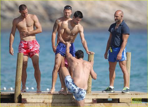 Novak Djokovic Enjoys Shirtless Vacation After French Open Defeat