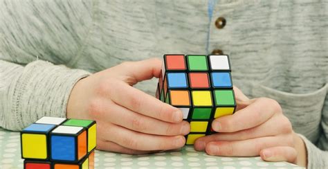 Comment Faire Un Rubiks Cube Explication De La Technique Du 3 3