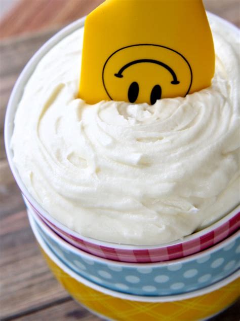 4 ingredient cream cheese frosting. Real Cream Cheese Frosting Recipe