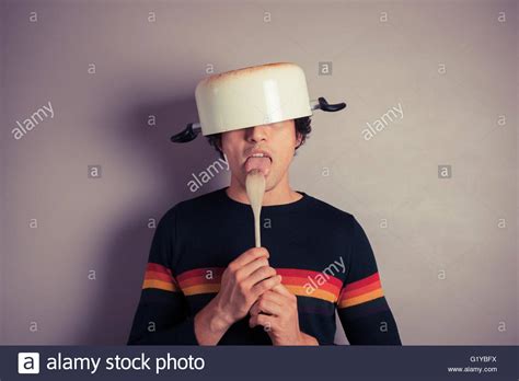 Man Wearing Silly Hat Fotos Und Bildmaterial In Hoher Auflösung Alamy
