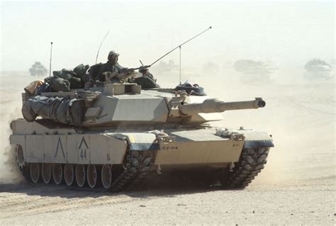 Why The M1a1 Abrams Is Such A Badass Tank