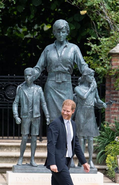 Princess Diana Statue Unveiled On Her 60th Birthday Pioneer Magazines