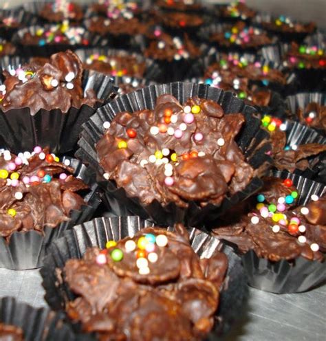 Judul resep yang tersedia antara lain : Resep Kue Kering Chocolate Cornflakes Cookies Lezat