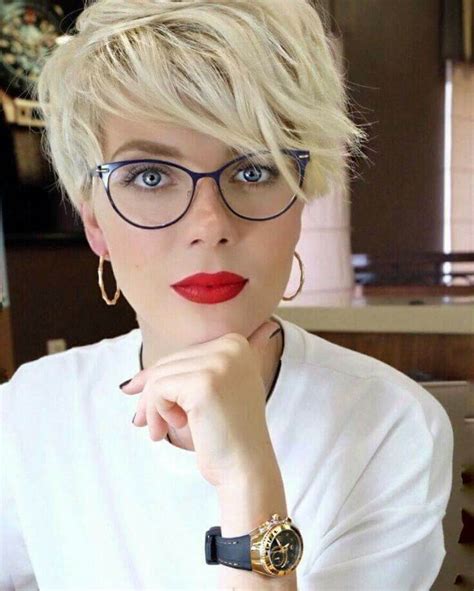 Short Pixie cuts for Round Fat Faces - 25+