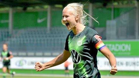 Pernille Harder Officially Joins Chelsea Her Football Hub