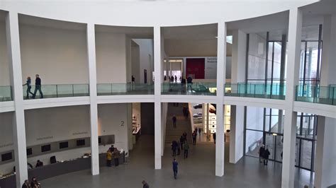 Foyer Der Pinakothek Der Moderne In München Photo