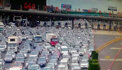 This Drone Footage Of A 50 Lane Traffic Jam In China Looks Like The