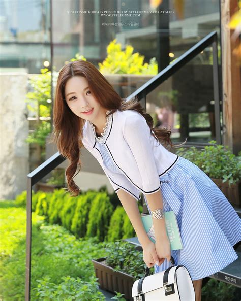 korean women s fashion shopping mall styleonme n sleeveless flared dress korean fashion