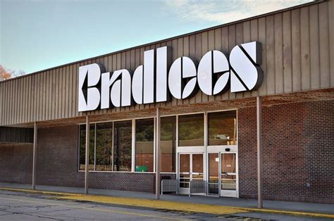 With The Chain Recently Gaining Social Media Buzz Remember Bradlees