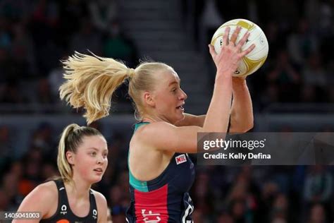 Super Netball Preliminary Final Vixens V Giants Photos And Premium High