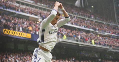 Cristiano Ronaldo Gets Caught Half Naked Again As He Shows Off Body In X Rated Social Media