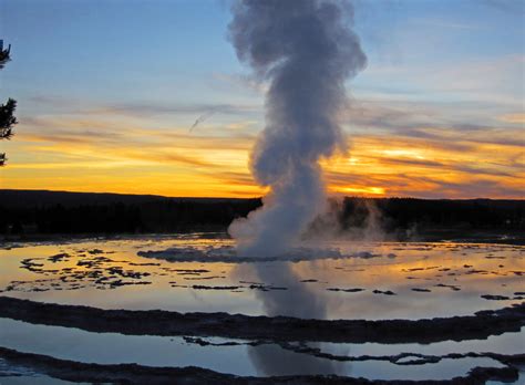 Great Fountain Geyser Sunset 12 June 2018 3 Geysers Are Flickr
