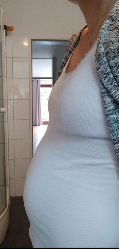 Besonders agile babys beginnen im vierten monat damit, das drehen zu üben: 9+3 Bauch wächst sehr schnell?! | Forum Schwangerschaft ...