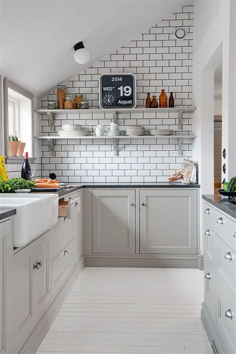 You're already looking at small kitchen designs, but you can refine further and set the right filters for you. 50 Small Kitchen Ideas and Designs — RenoGuide ...