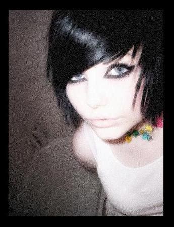 Short sides looks perfect with a fringe which is nearly as long. Short Emo Hair Cuts - Impressive Hairstyles: Short Emo ...
