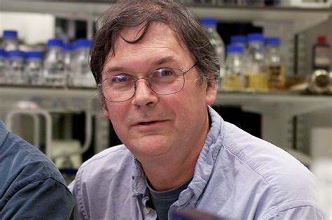 Sir Tim Hunt Female Scientists React To Professors Comments With Distractinglysexy Pictures