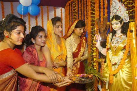 Basant Panchami 2018 Celebration In India Saraswati Puja Times Of India Travel