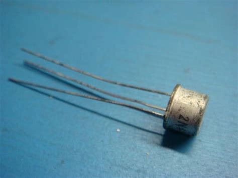 1 2n1605 Npn Alloy Junction Germanium Transistor 3 Pin To 5 Vintage