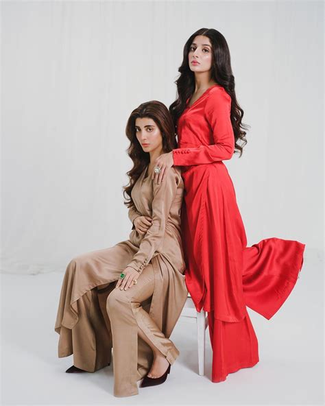 urwa and mawra hocane dazzle in latest shoot for their brand reviewit pk