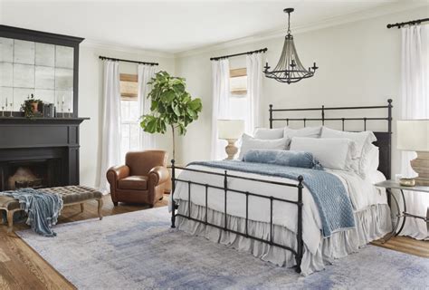 Pictures Of Bedrooms Decorated By Joanna Gaines Leadersrooms
