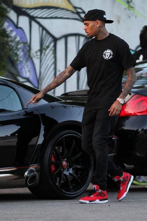 Pin By Celeb Supernova On Sneakers Chris Brown Outfits Breezy Chris