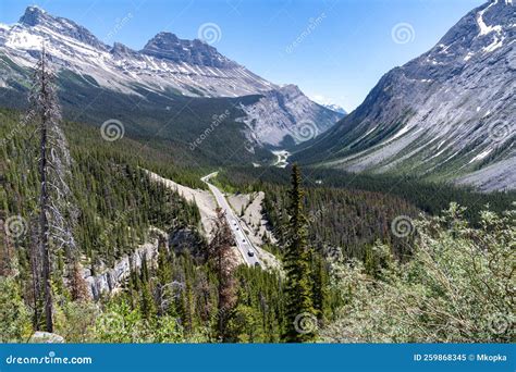 Scenic Overlook Known As The Bend Along The Icefields Parkway From