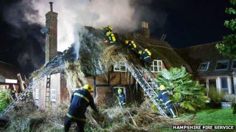 Hampshire Thatched House Wrecked By Fire Bbc News
