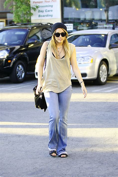 Miley Cyrus Wear Tight Jeans In Studio City 01 Gotceleb