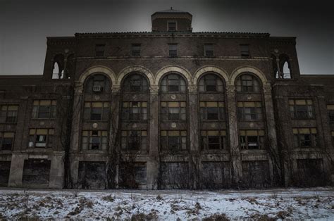 Photographer Seph Lawless Has Documented The Modern Ruins And Decaying