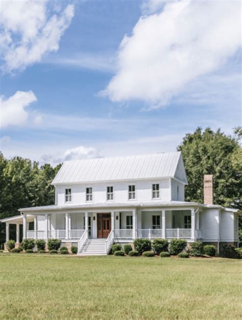 The Best Classic White Farmhouse Inspiration In 2020 Farmhouse Style