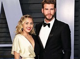 Miley-Cyrus-con-su-vestido-de-novia-y-su-esposo - Westchester Hispano