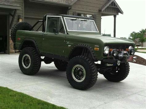 Lifted And Restored Bronco Old Ford Bronco Bronco Truck Early Bronco
