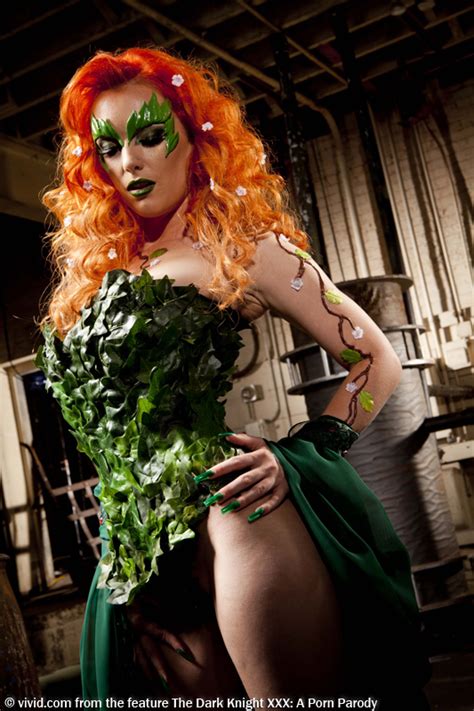 Hot Supervillain Poison Ivy Cosplay Pics Luscious