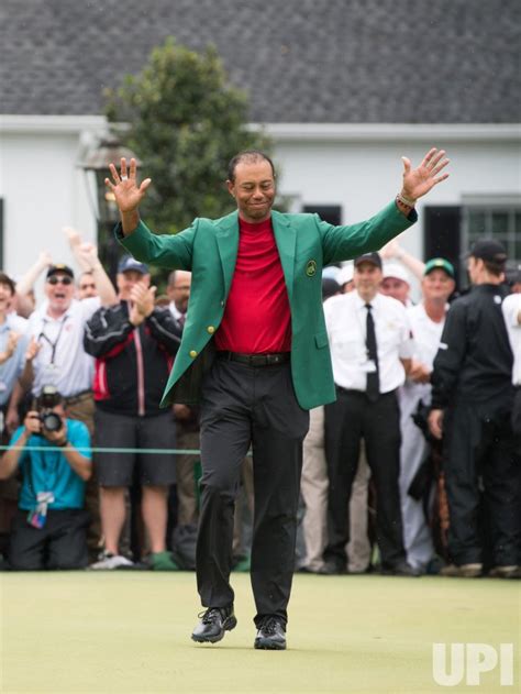 Photo Tiger Woods Wins The 2019 Masters Tournament In Augusta